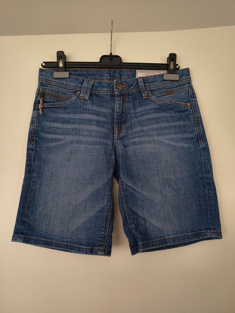 EDC jeans short maat 28, Kleding | Dames, Blauw, Ophalen of Verzenden, Zo goed als nieuw, W28 - W29 (confectie 36)