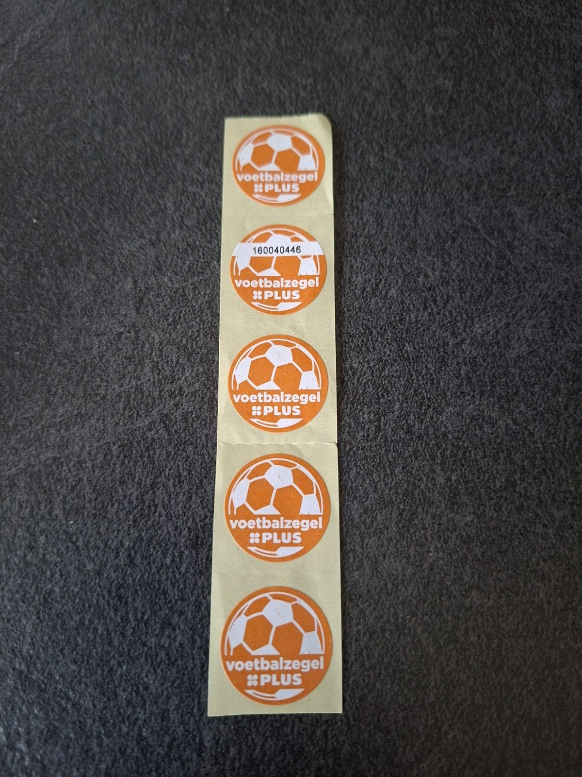 5 voetbalzegels Plus actie ballen, Verzamelen, Supermarktacties, Plus, Verzenden