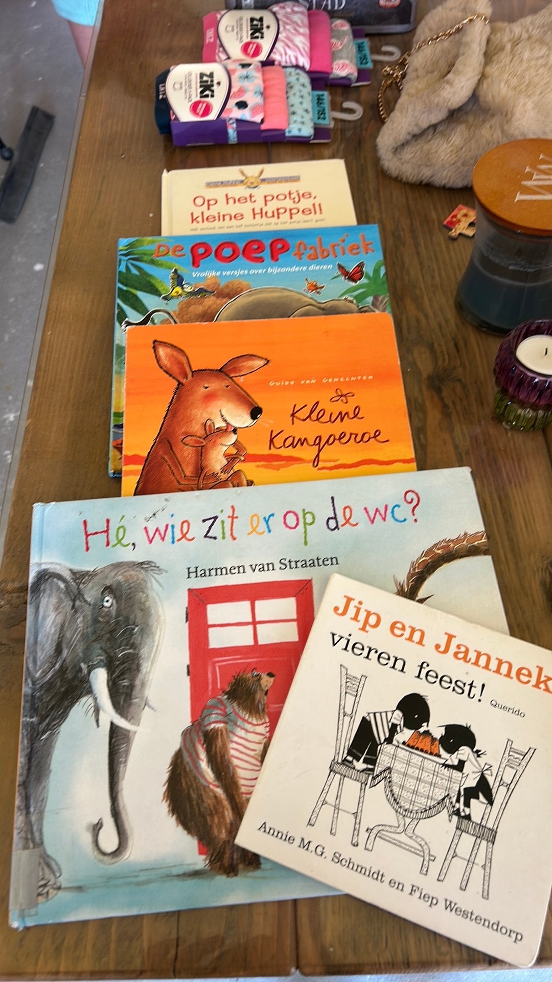 Voorleesboeken, peuters, jip en janneke, poepfabriek, Ophalen of Verzenden, Zo goed als nieuw, 2 tot 3 jaar