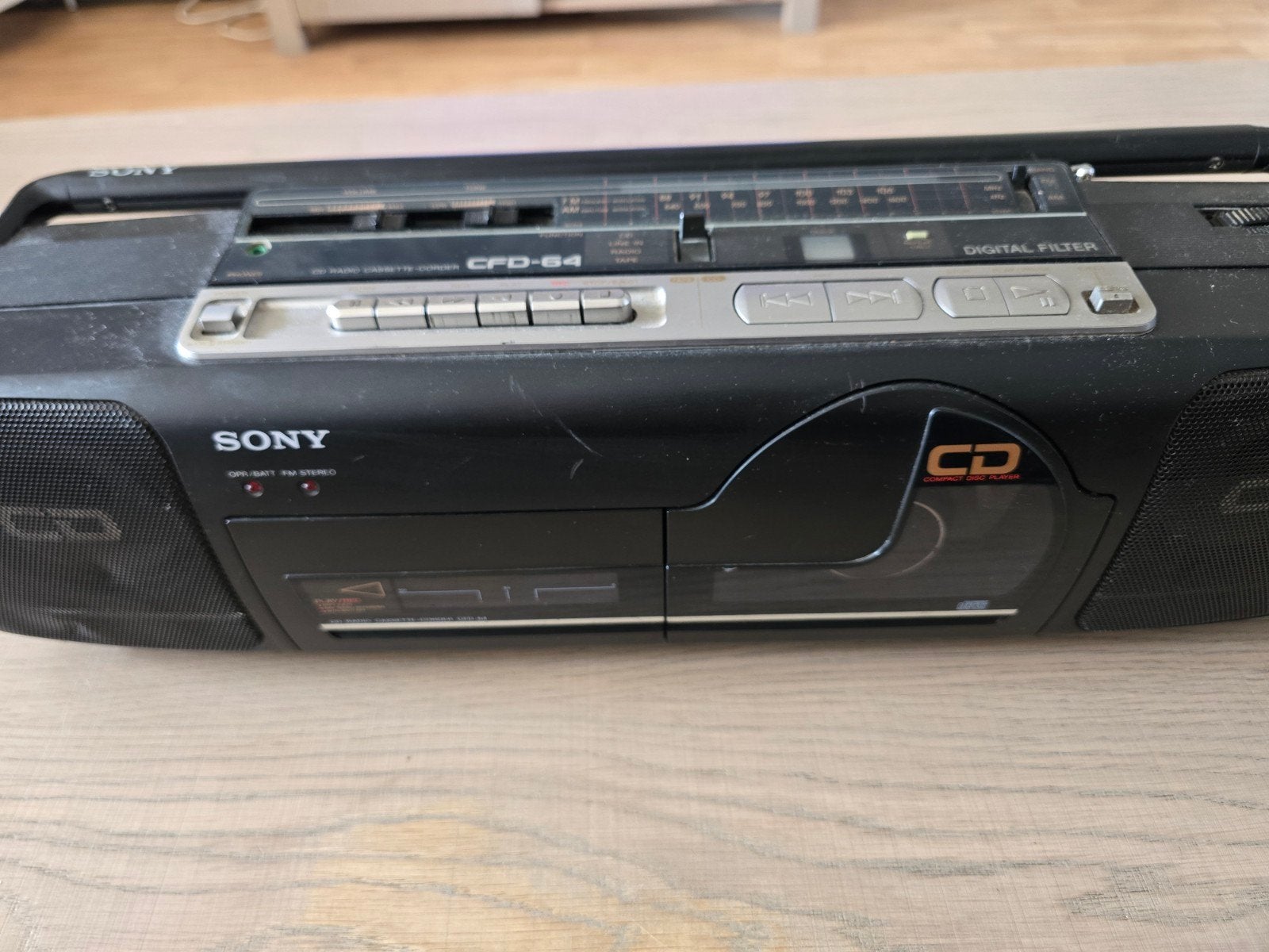 Sony Draagbare Radio met CD-speler - Model CPD-64, Ophalen, Gebruikt, Radio, Met cd-speler