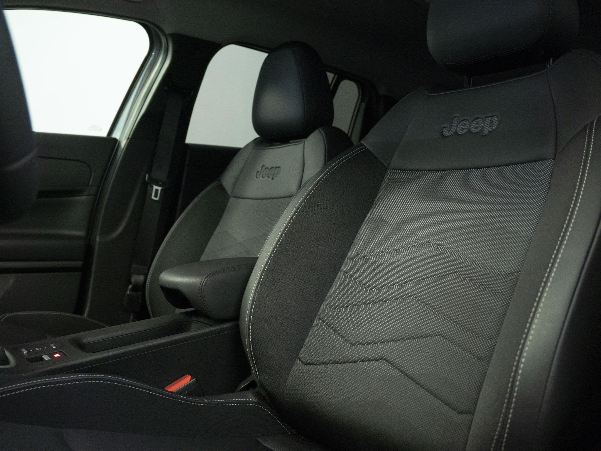 Jeep Avenger 1.2 Longitude | Carplay | Electrische achterkle, Auto's, Voorwielaandrijving, Gebruikt, 620 kg, Handgeschakeld