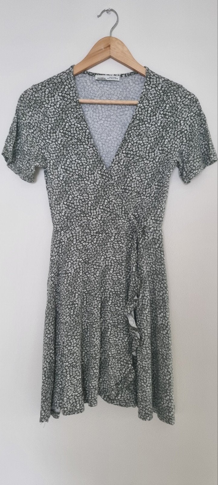 Pull&Bear overslagjurkje met bloemenprint, Maat 38/40 (M), Zo goed als nieuw, Boven de knie, Groen