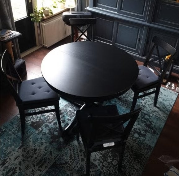 Zwarte ronde eettafel met 4 stoelen, Ophalen, Zo goed als nieuw, Modern, Vier personen