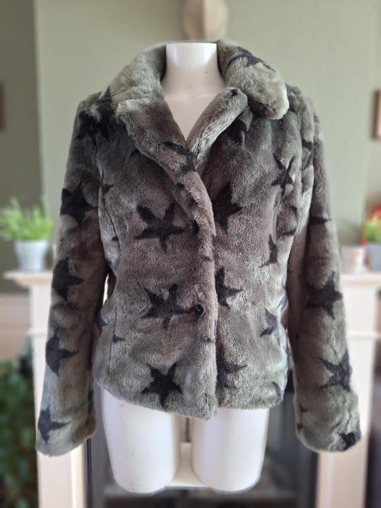 Goosecraft groen zwarte sterren jas jack winter L korte jas, Kleding | Dames, Goosecraft, Verzenden, Maat 42/44 (L), Zo goed als nieuw