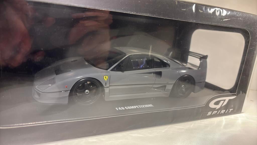 Ferrari f40 competizione grey gt spirit 1.18, Hobby en Vrije tijd, Modelauto's | 1:18, Overige merken, Auto, Ophalen of Verzenden