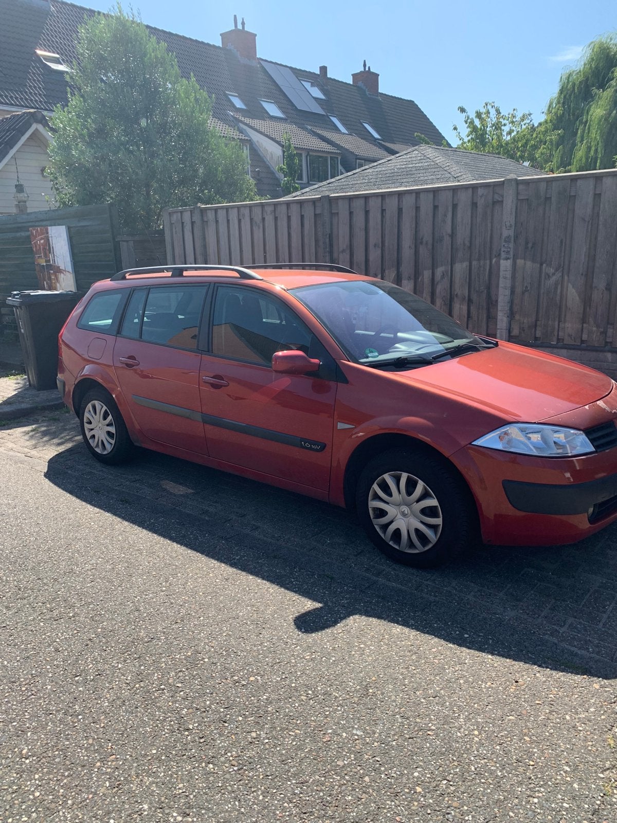 Renault Mégane 1.6 16V 82KW Grand Tour 2006 Rood, Auto's, Renault, Voorwielaandrijving, Stof, Zwart, 4 cilinders