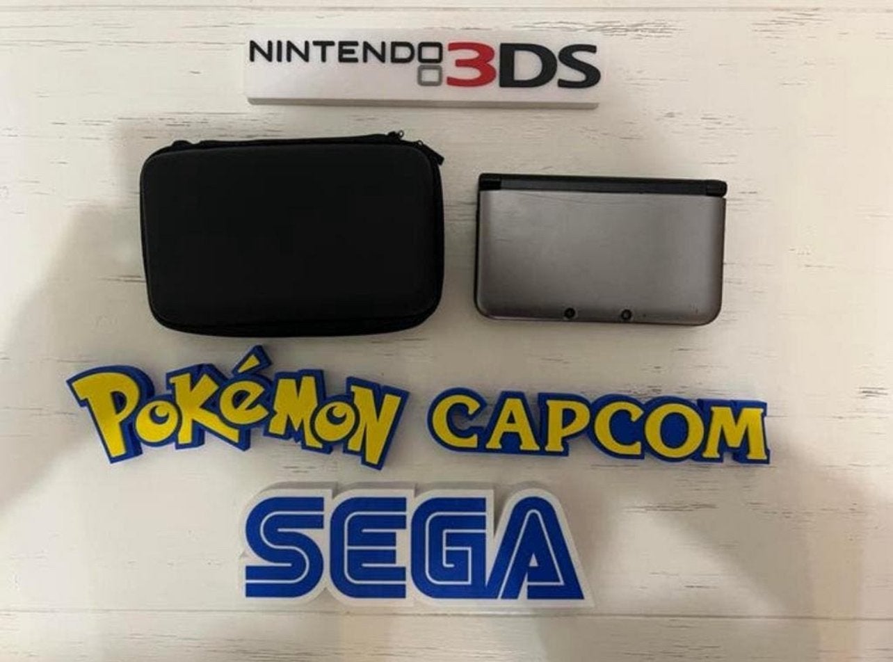 Nintendo 3DS XL Grijs incl accessoires en diverse spellen, Spelcomputers en Games, Met games, Zwart, 3DS XL, Ophalen of Verzenden