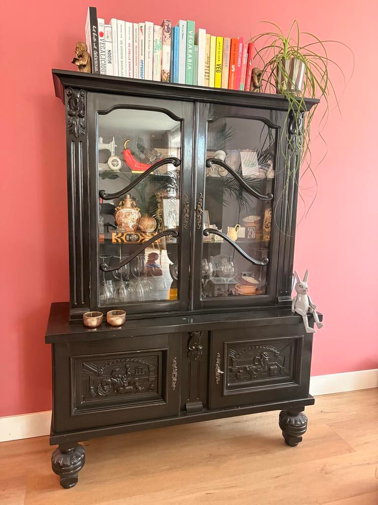 Klassieke kast in mooie zwarte lak kleur, Ophalen, Gebruikt, 100 tot 150 cm, 150 tot 200 cm