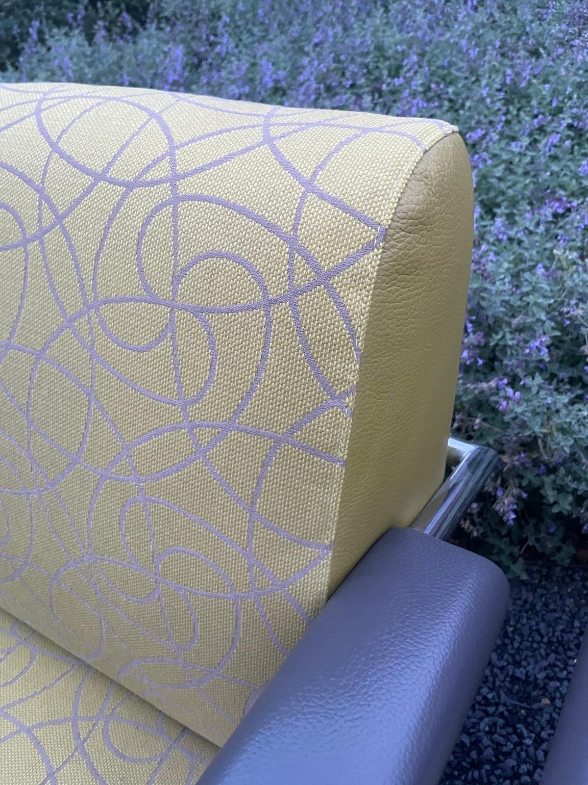 2 Leolux Scylla fauteuils okergeel stof/leer, zeer goede sta, Huis en Inrichting, Ophalen, Gebruikt, 75 tot 100 cm, Tijdloos