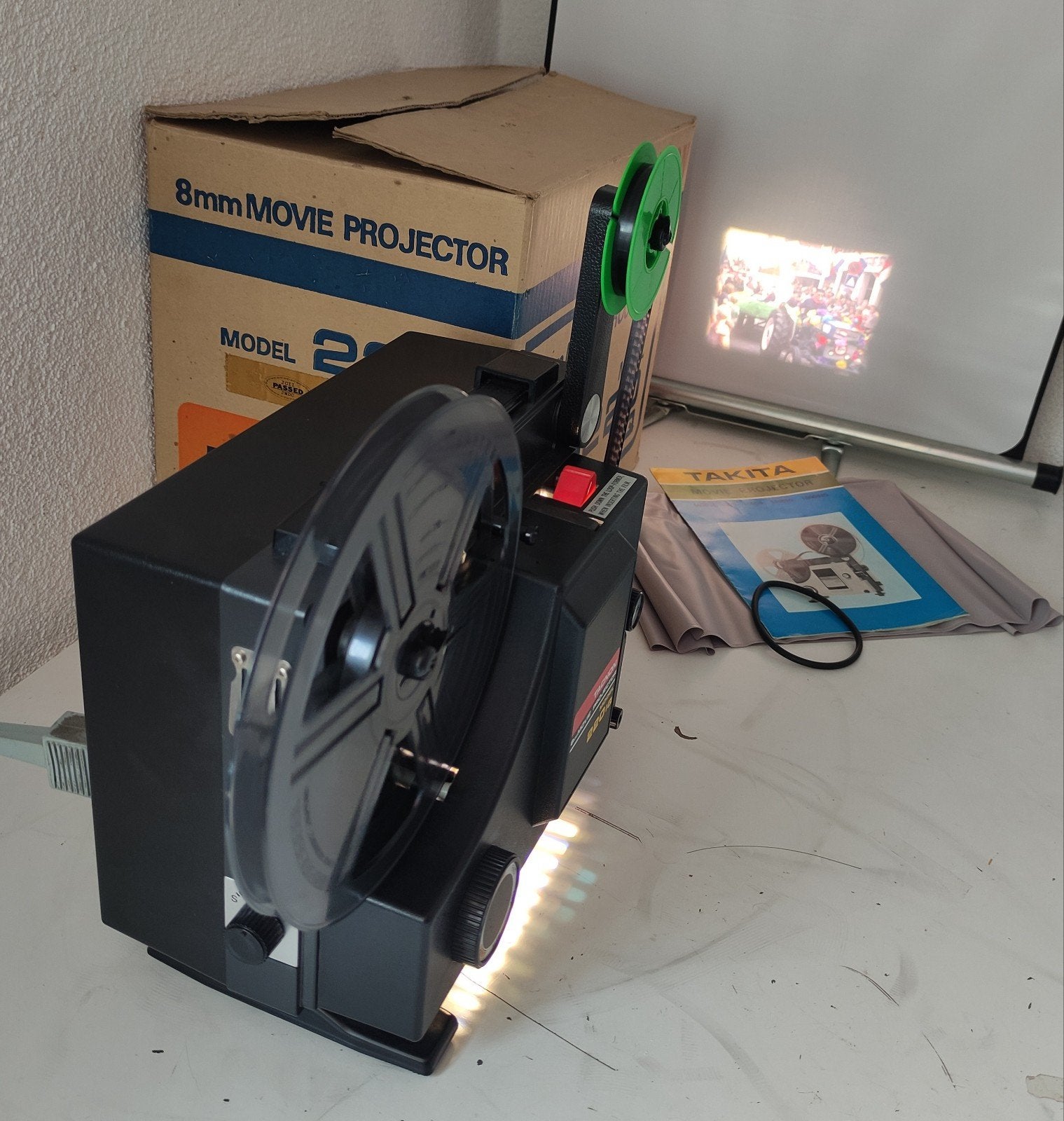 TACNON 220 SUPER 8 FILMPROJECTOR met REGELBAAR SNELHEID, Verzamelen, Fotografica en Filmapparatuur, Ophalen of Verzenden, 1960 tot 1980