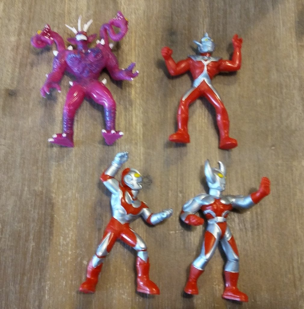 Ultraman Yolanda tekenfilm film serie pvc figuren set, Ophalen of Verzenden, Overige figuren, Zo goed als nieuw, Beeldje of Figuurtje