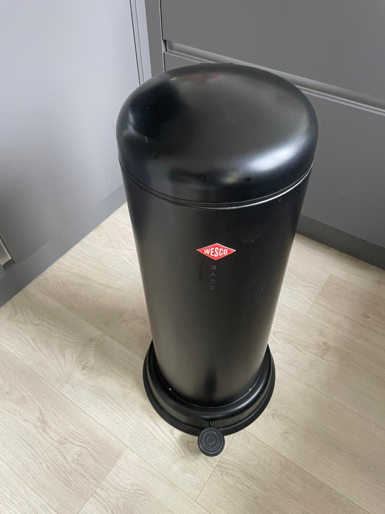 Wesco big baseboy Prullenbak met soft close - mat zwart, Gebruikt, Met pedaal, Ophalen of Verzenden, 30 tot 40 liter