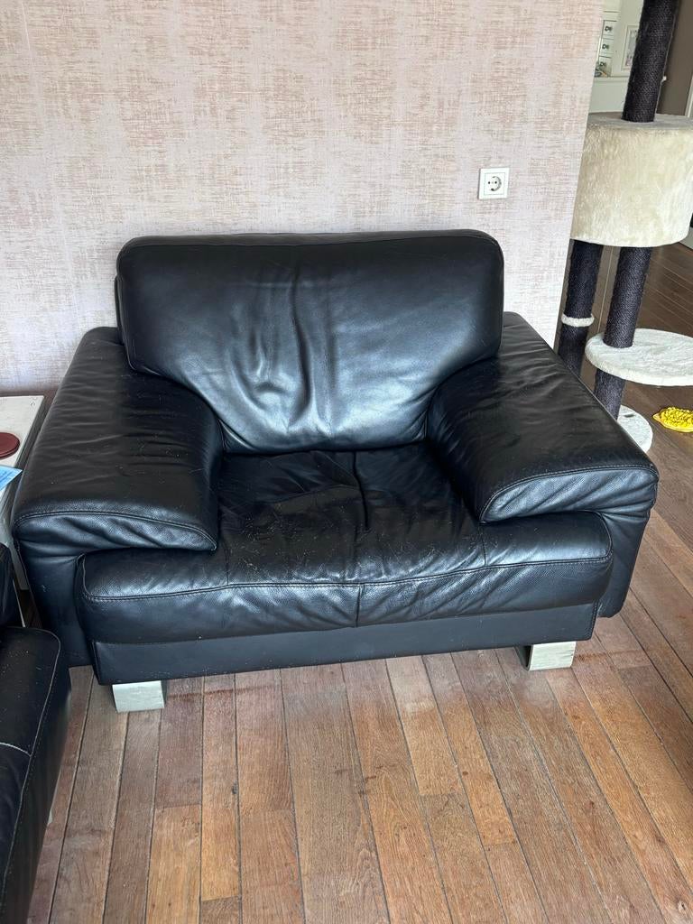 Zwarte leren bankstel: 2-zitsbank en fauteuil, Ophalen, Gebruikt, 75 tot 100 cm, Leer
