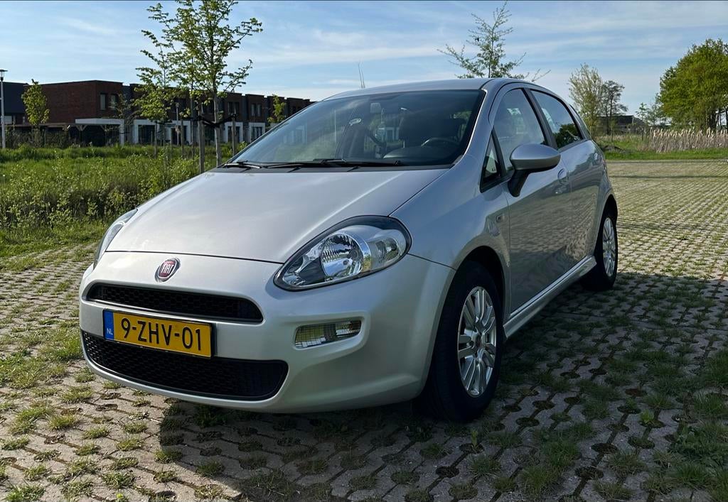 Fiat Punto 0.9 Twinair 74KW 5DR 2015 Grijs, Auto's, Voorwielaandrijving, Stof, Zwart, 100 pk