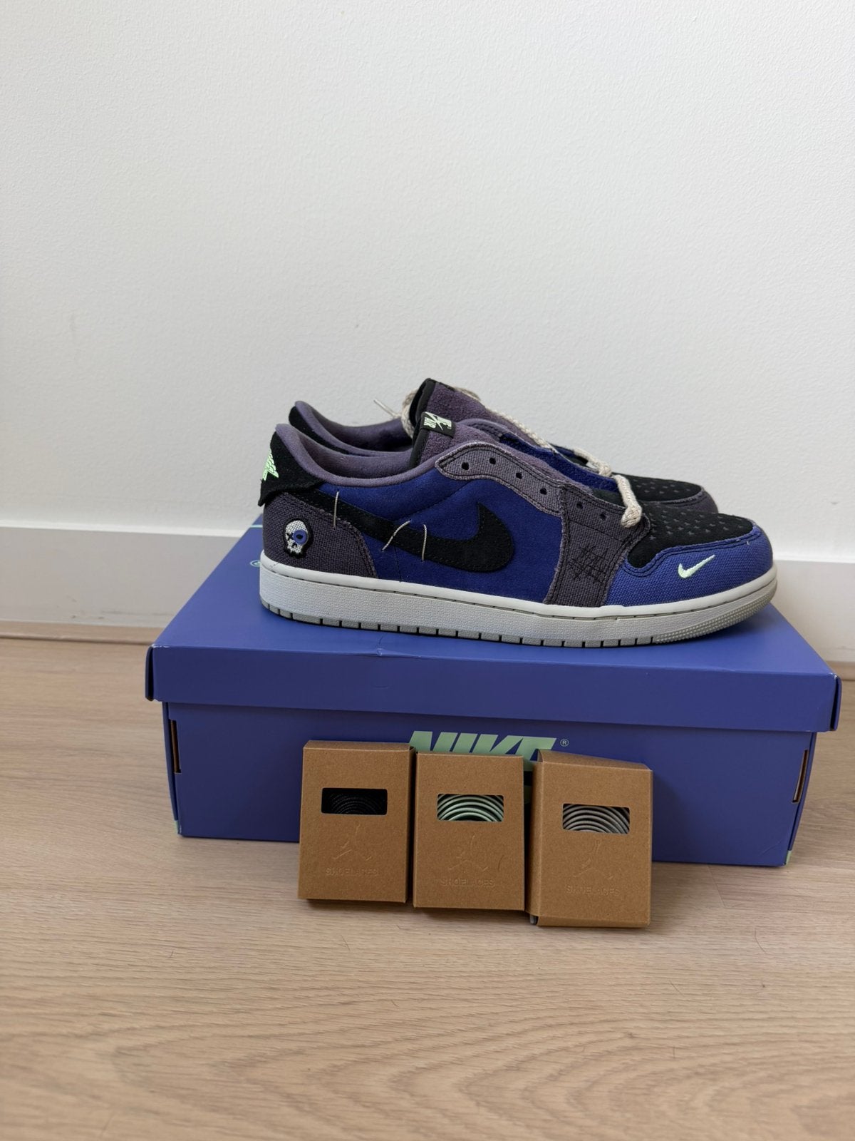 Jordan 1 Retro Low OG Zion Williamson Voodoo 44,5, Kleding | Heren, Schoenen, Overige kleuren, Overige typen, Nieuw, Ophalen of Verzenden