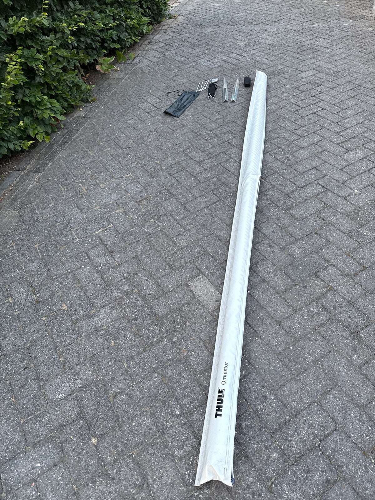 Thule Omnistor 1200 325 zakluifel - nieuwstaat!, Ophalen, Gebruikt, Thule
