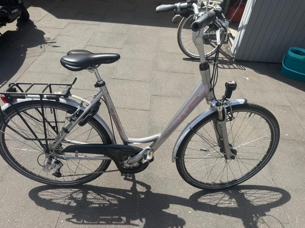 Damesfiets grijs, Fietsen en Brommers, Fietsen | Dames | Damesfietsen, Ophalen, Gebruikt, Batavus
