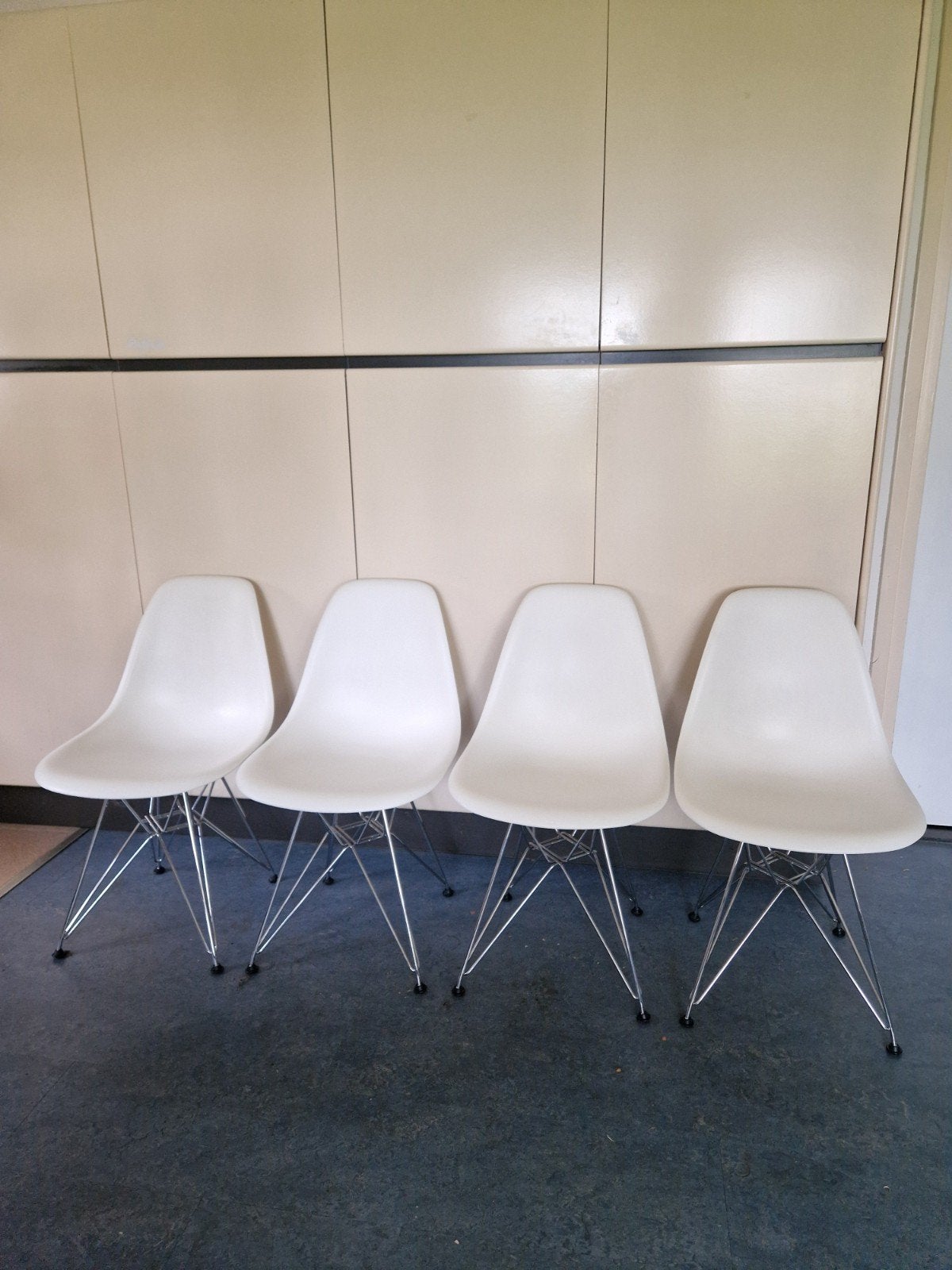 Vitra DRS stoelen wit -  4x, Ophalen, Zo goed als nieuw, Vier