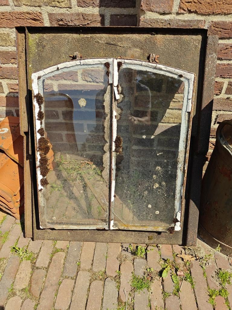 Authentiek gietijzeren dakraam - functioneel en oud, Ophalen of Verzenden