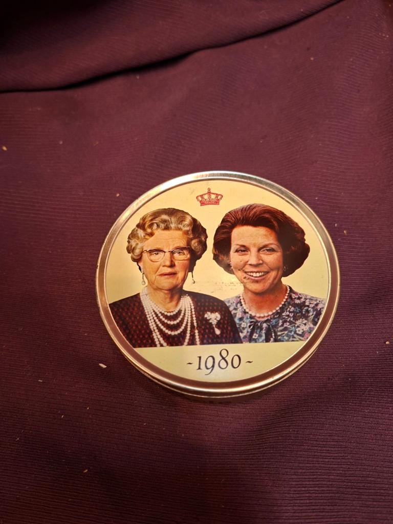 Blikje Troonwissel 1980 Juliana Beatrix - Smith Kendon, Ophalen of Verzenden