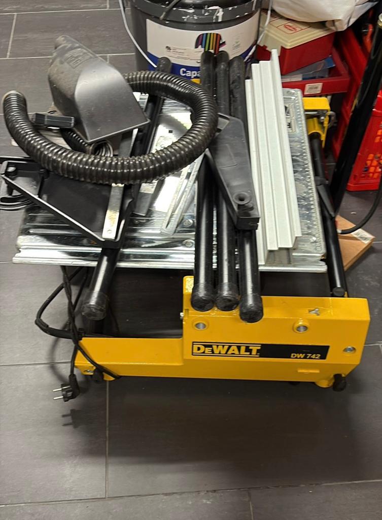 Te Koop. De Walt DW742 Flipover zaagtafel, Ophalen, Cirkelzaag, 70 mm of meer, 600 tot 1200 watt