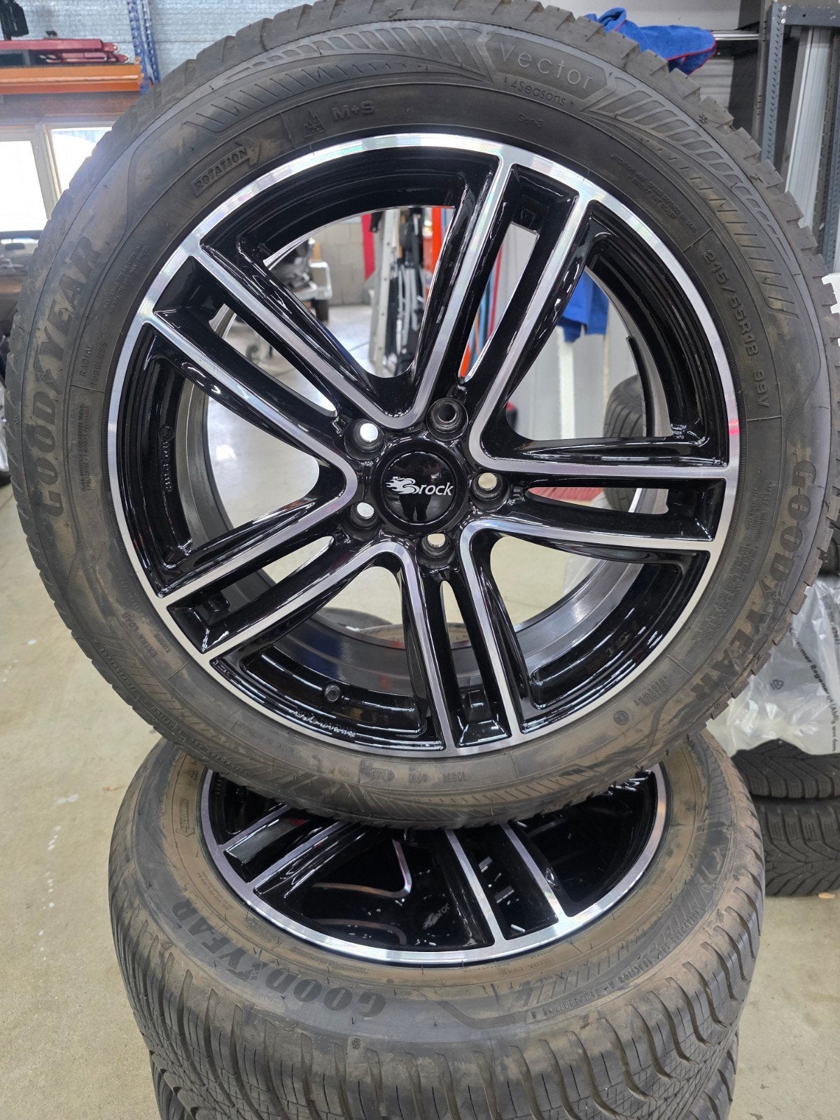 Winterbanden  velgen wielen Nissan Qashqai 07-26, Auto-onderdelen, Ophalen, 18 inch, Banden en Velgen, Winterbanden