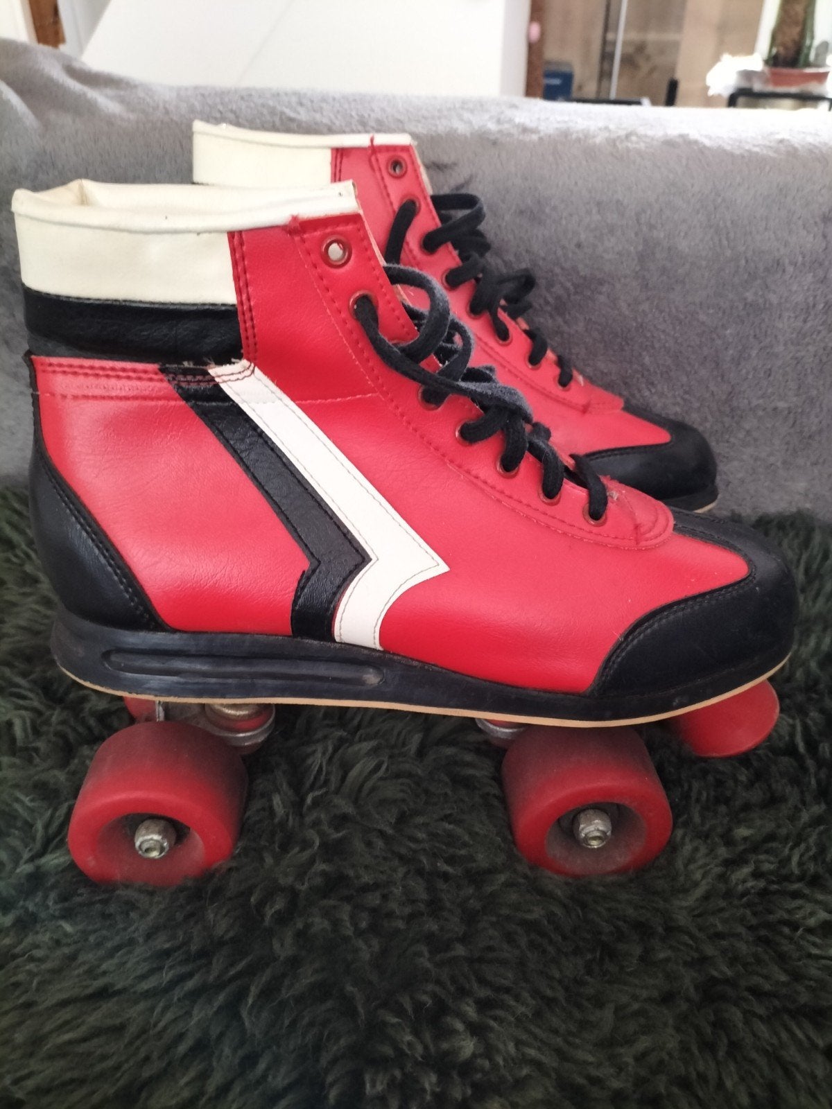 Vintage rolschaatsen maat 40 - rood/zwart, Ophalen, Gebruikt, Dames