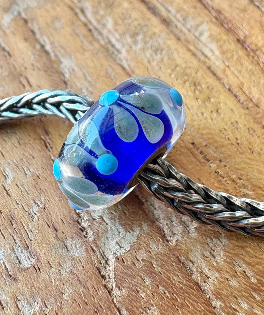 Trollbeads Uniek Blauwe Bloemblaadjes NIEUW, Sieraden, Tassen en Uiterlijk, Verzenden, Nieuw, Glas of Kristal, Trollbeads