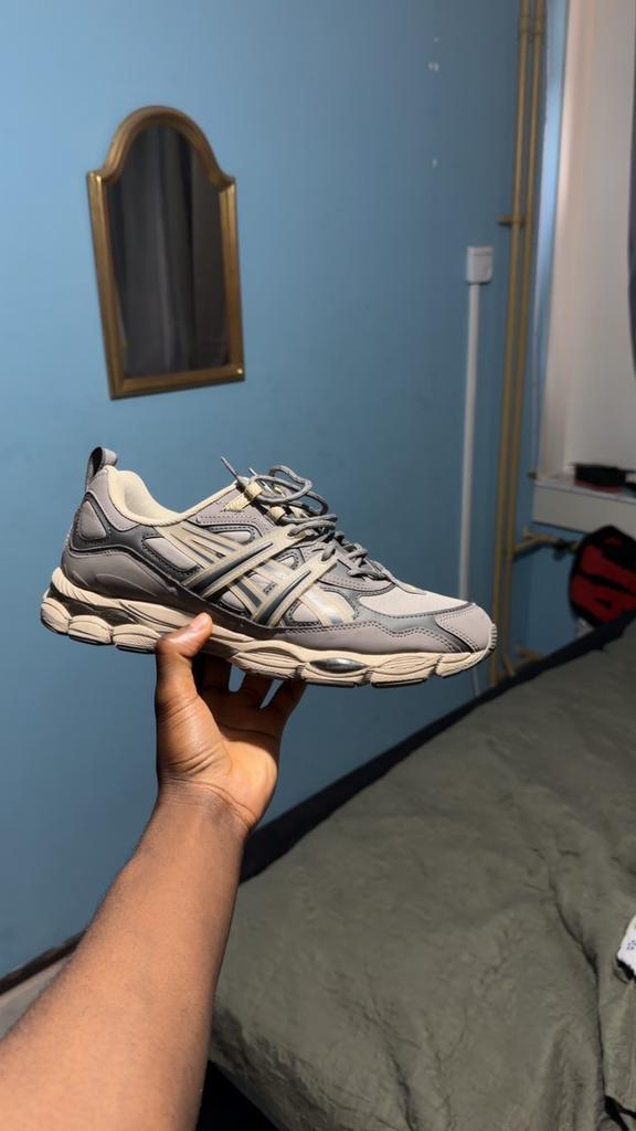 Asics te koop, Ophalen, Zo goed als nieuw, Sportschoenen