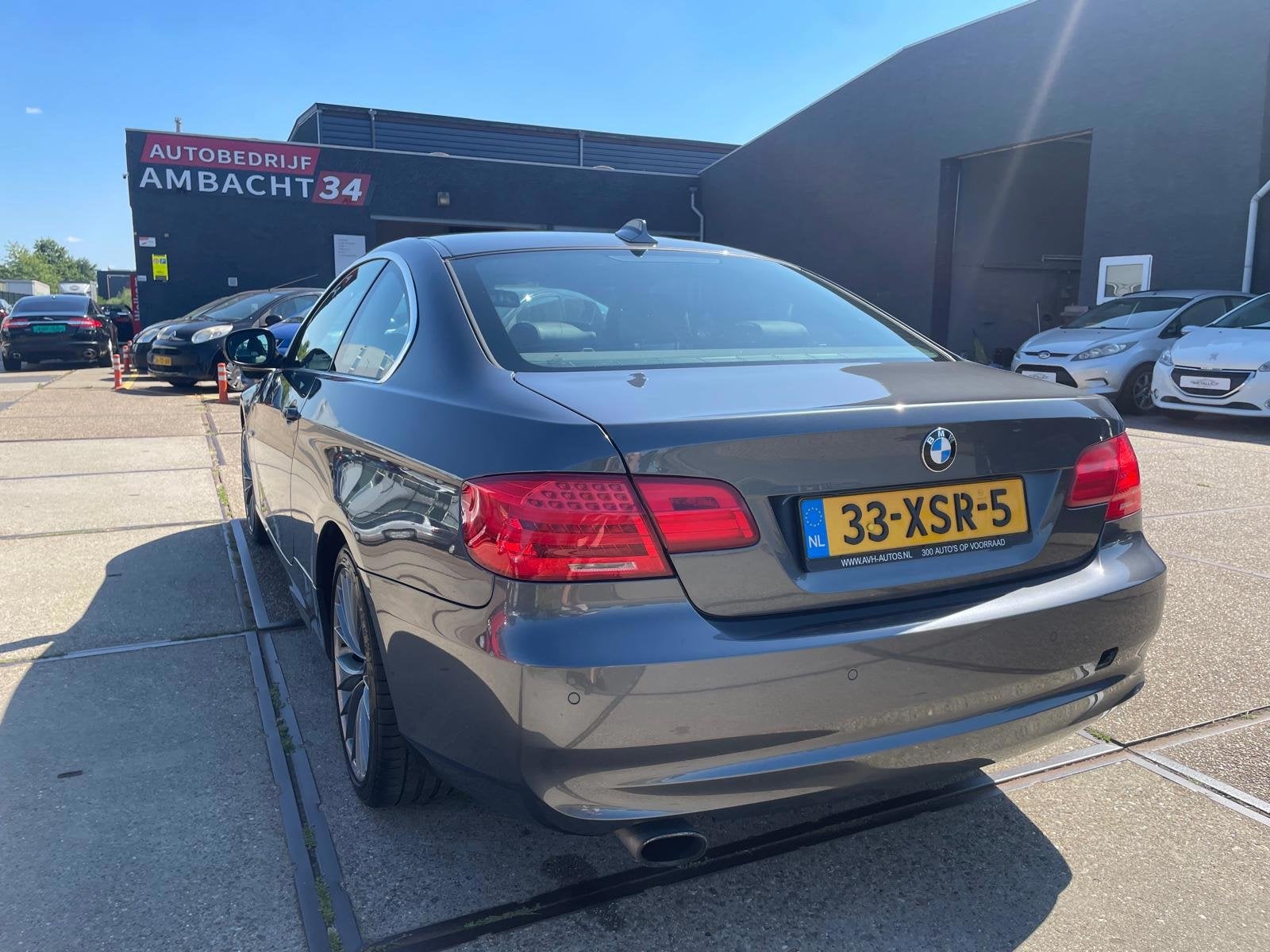 BMW 3-serie Coupé 320i Corporate Lease Mineralgrey Edition, Auto's, BMW, Euro 5, 4 cilinders, 4 stoelen, 163 pk