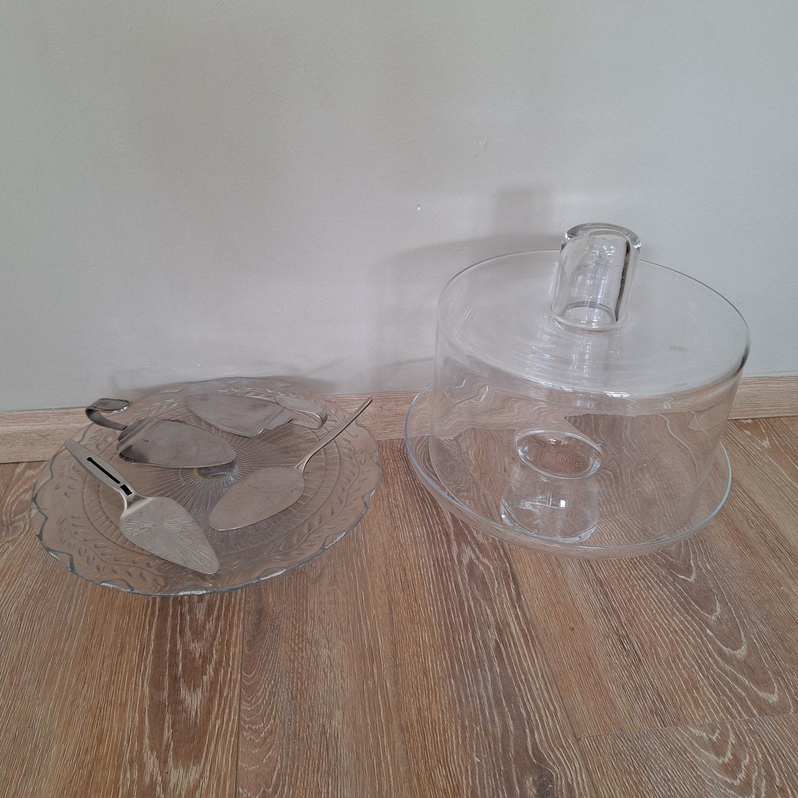 Taartplateau op voet stolp 4 taartscheppen, Ophalen, Rond, Glas
