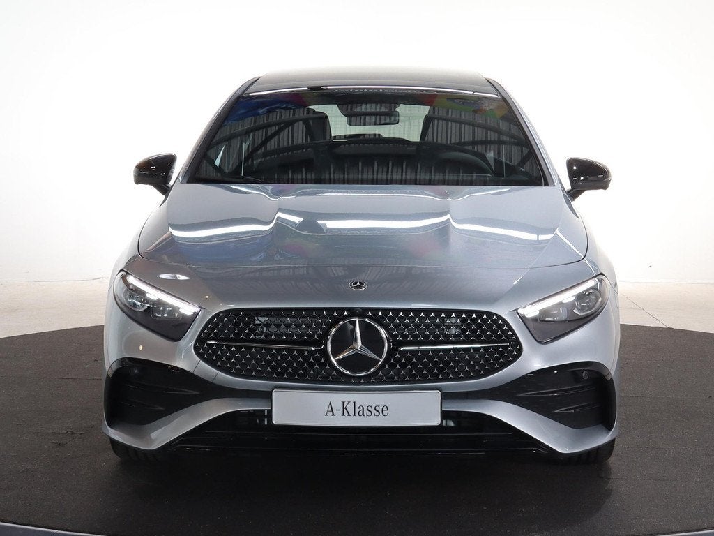 Mercedes-Benz A-klasse 180 Business Solution AMG | Panoramas, 136 pk, 4 cilinders, Zwart, Origineel Nederlands
