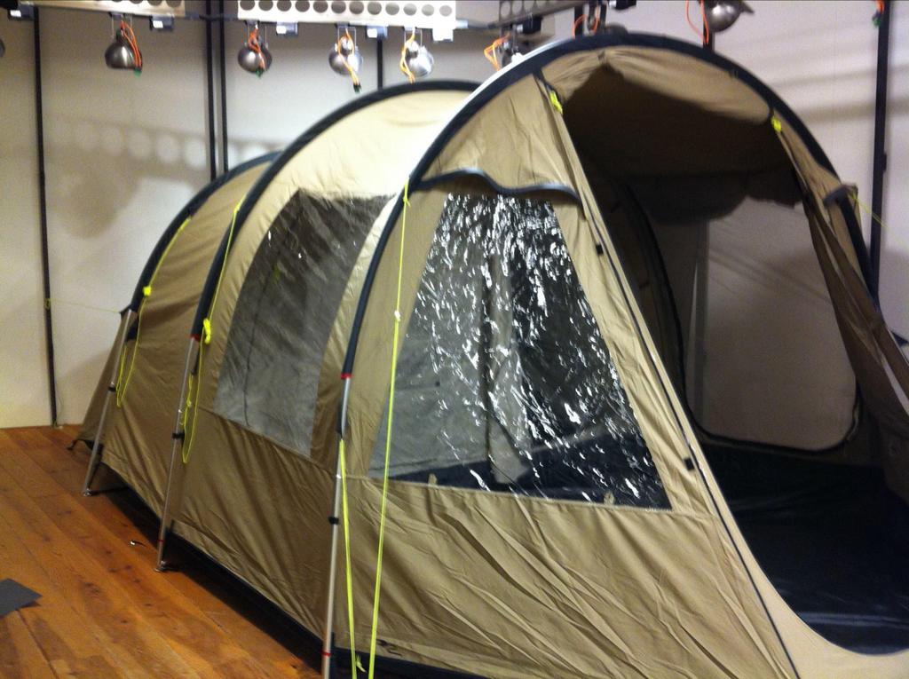 Grote koepeltent met ramen, Caravans en Kamperen, Tenten, Ophalen, Gebruikt, Tot en met 4