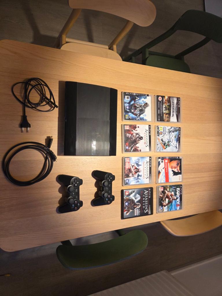PlayStation 3 (PS3) Slim met 2 controllers en 8 games, Spelcomputers en Games, Games | Sony PlayStation 3, Gebruikt, Avontuur en Actie