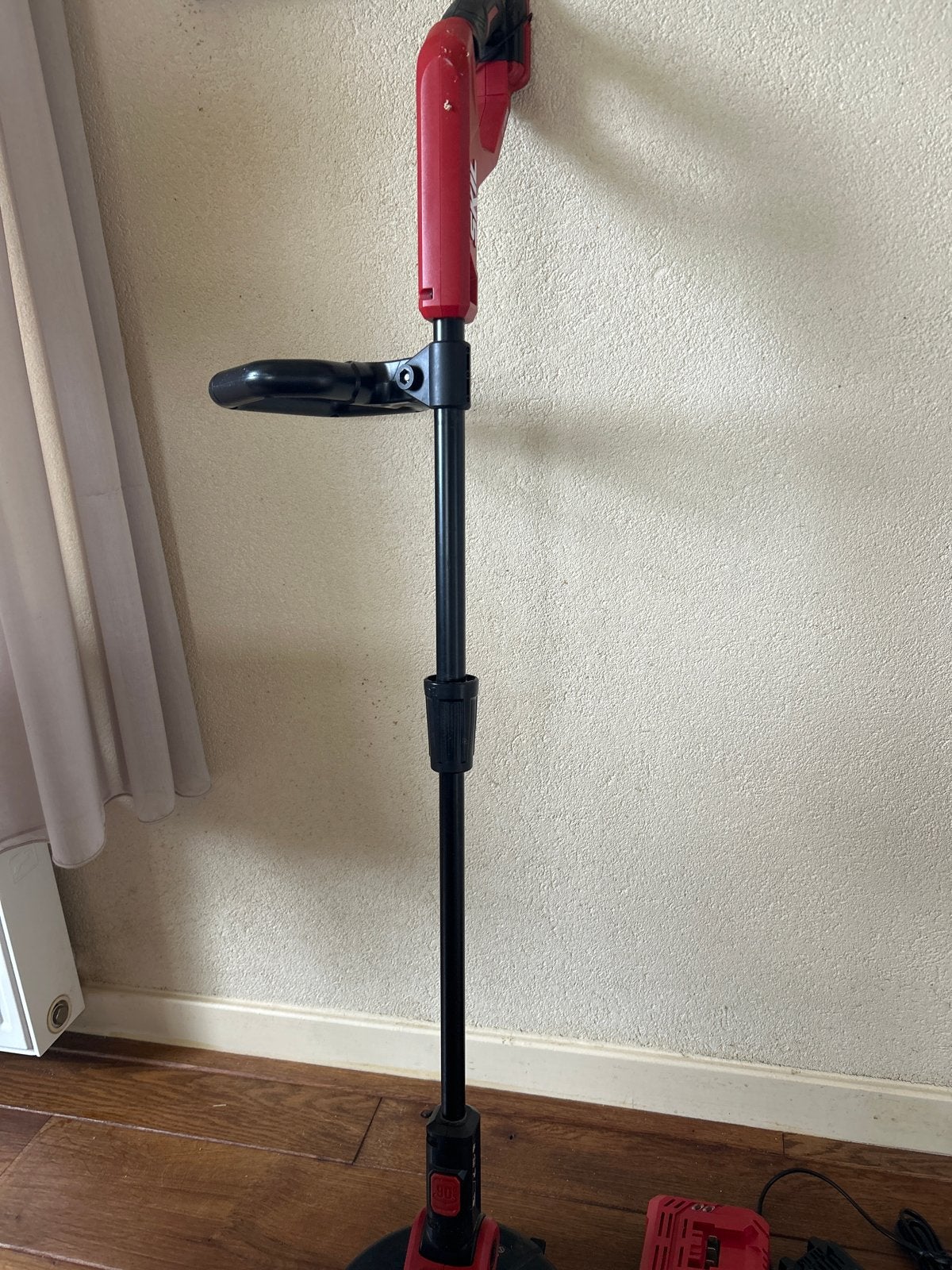 SKIL Grastrimmer 20V met accu en lader - 25cm maaibreedte, Ophalen, Gebruikt, 10 tot 30 cm, Accu
