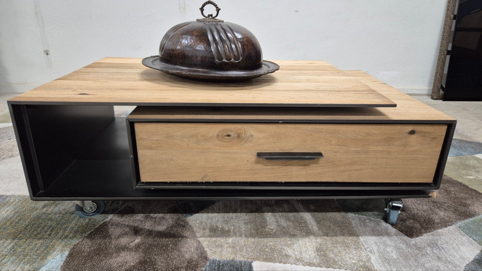 prachtige houten salontafel direct beschikbaar, Modern design, 100 tot 150 cm, Zo goed als nieuw, Grenenhout