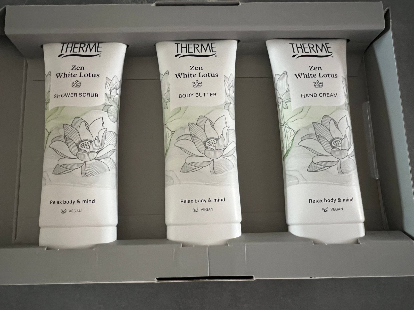 Therme zen white lotus shower scrub body butter handcrème, Ophalen of Verzenden