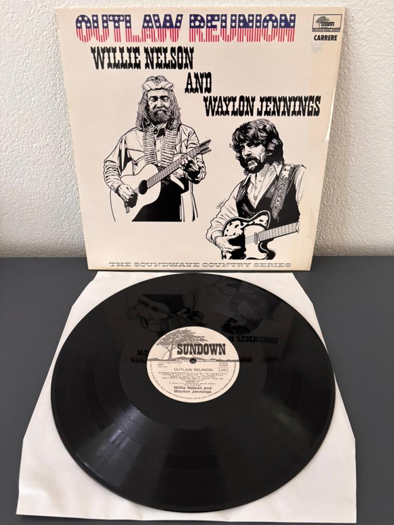 Willie Nelson & Waylon Jennings - Outlaw Reunion (LP), Cd's en Dvd's, Vinyl | Country en Western, Inclusief binnenhoes, Ophalen of Verzenden