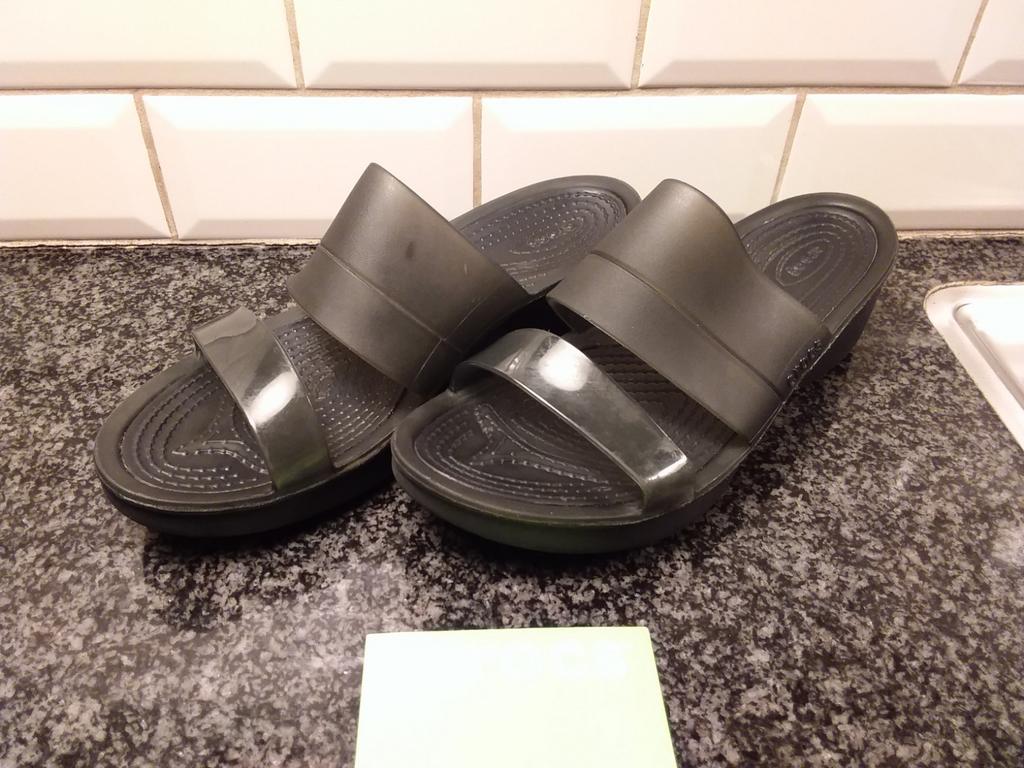 Crocs Colorblock slippers. Maat 37/38., Ophalen of Verzenden, Zo goed als nieuw