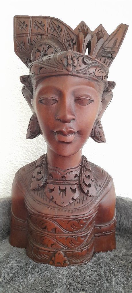 Handgesneden Balinese Buste - Traditionele Klederdracht, Antiek en Kunst, Verzenden, Buste, 20 - 50 cm, Hout
