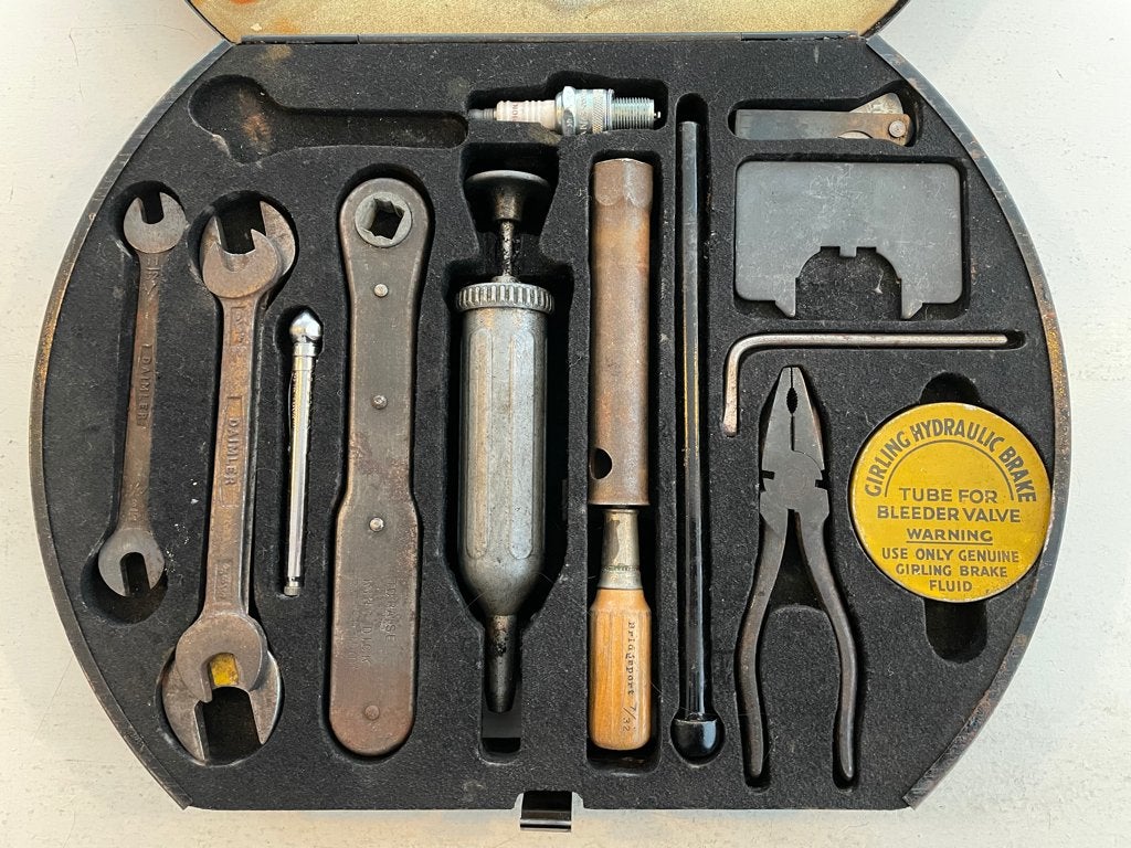 Jaguar Daimler 250 V8 toolbox origineel Jaguar MK2, Ophalen of Verzenden, Gebruikt