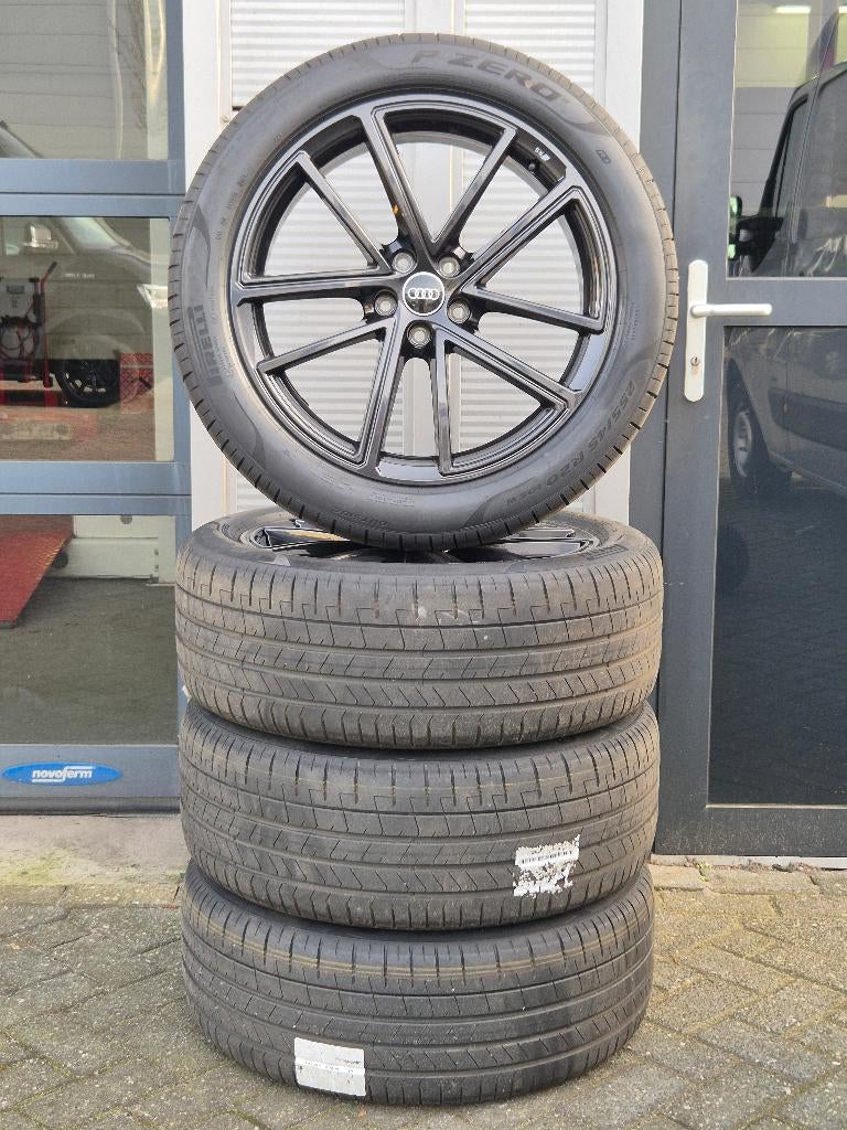 Audi Q5 20'' 'Rs' Velgen met Pirelli zomerbanden, Gebruikt, 255 mm, Verzenden, Banden en Velgen