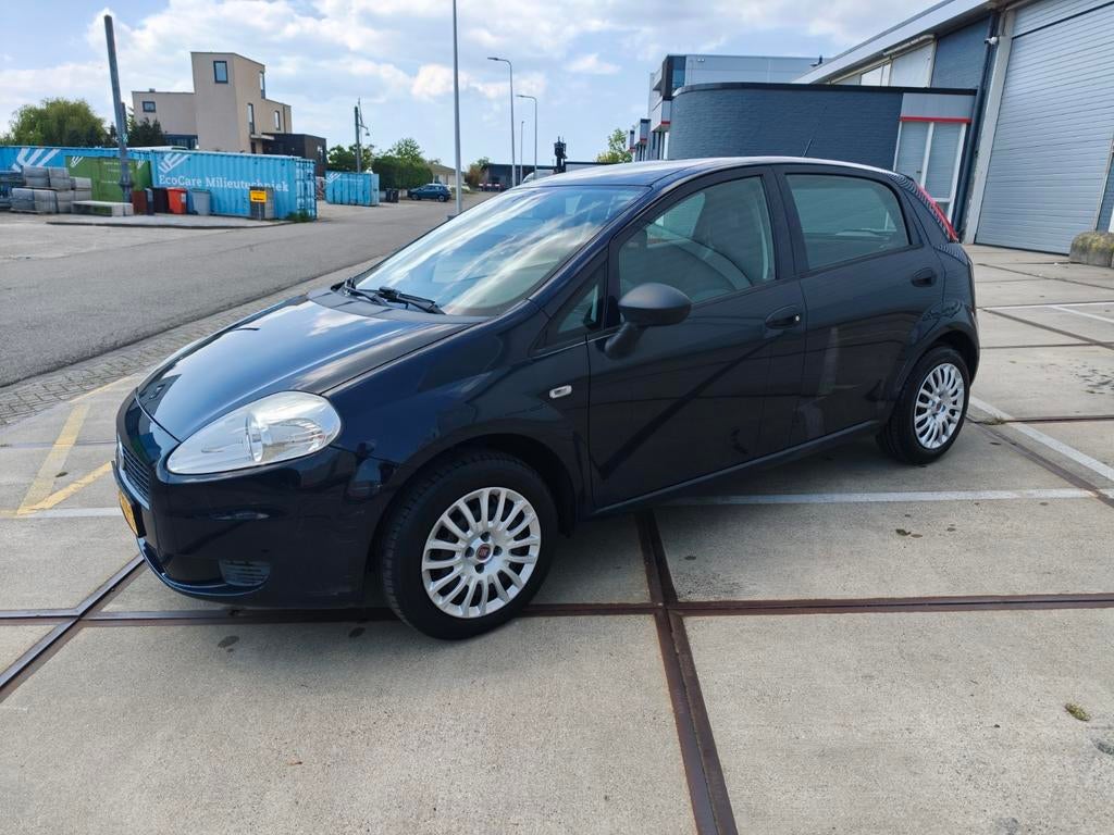 Fiat Punto 1.2 i Bj 2011 Airco Apk Nap 5 deurs top onderhoud, Auto's, Stof, 40 €/maand, 4 cilinders, Bedrijf