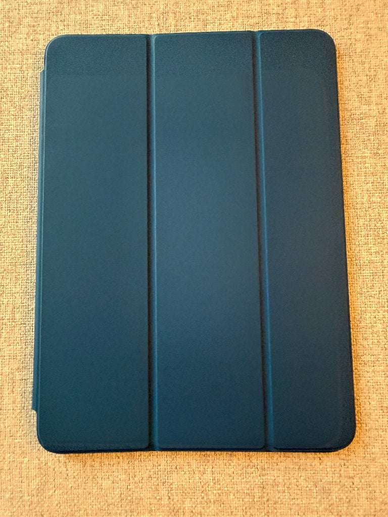 Apple Smart Folio for iPad (10th Generation) Dark Blue, Computers en Software, Tablet-hoezen, Gebruikt, 11 inch, Bescherming voor- en achterkant