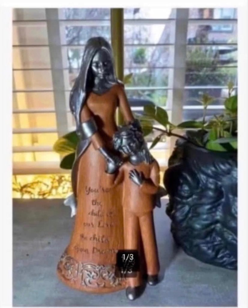Beeld moeder met kind “you’re are child our love our dreams”, Ophalen of Verzenden