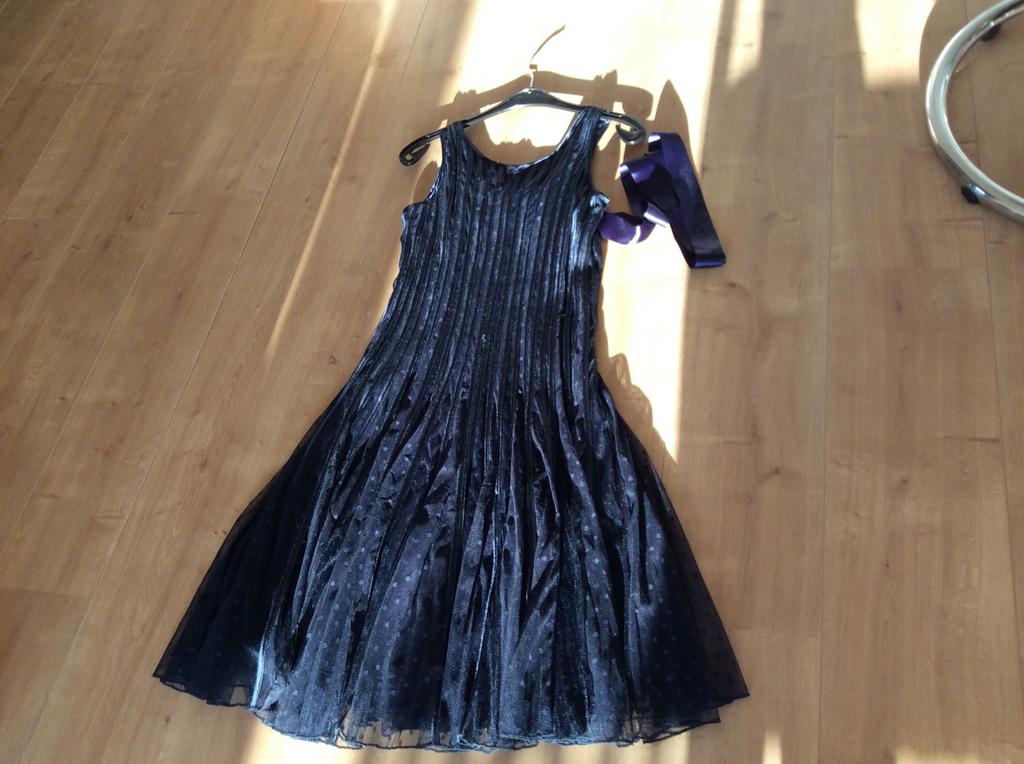 Prachtige feestjurk, heel donkerblauw,legte 105 cm, small., Galajurk, Blauw, Ophalen of Verzenden, Zo goed als nieuw