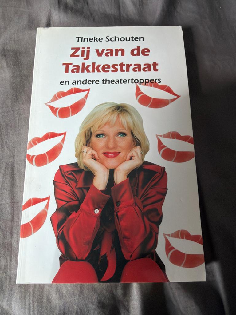SLK.  Tineke Schouten - Zij van de Takkestraat, Boeken, Ophalen of Verzenden, Zo goed als nieuw, Cabaret
