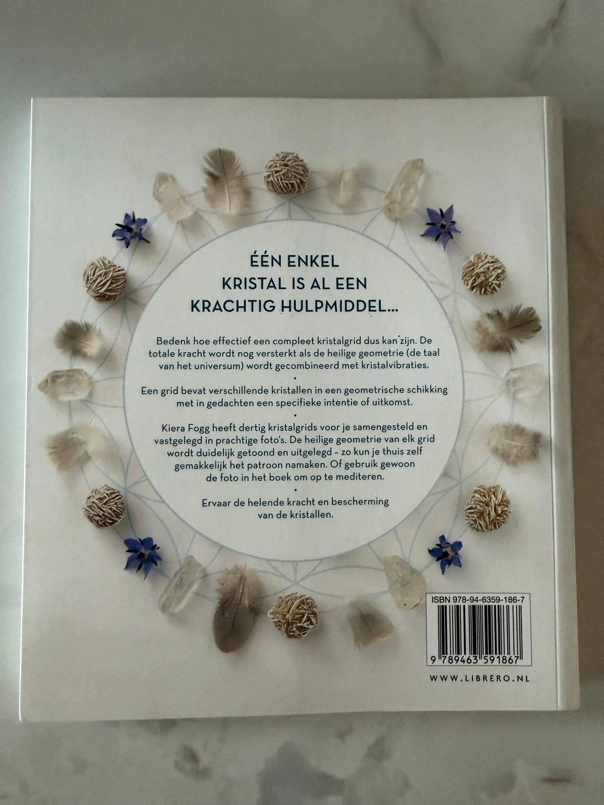 Kristalgrids: De kracht van kristallen en heilige geometrie, Boeken, Ophalen of Verzenden, Zo goed als nieuw, Spiritualiteit algemeen