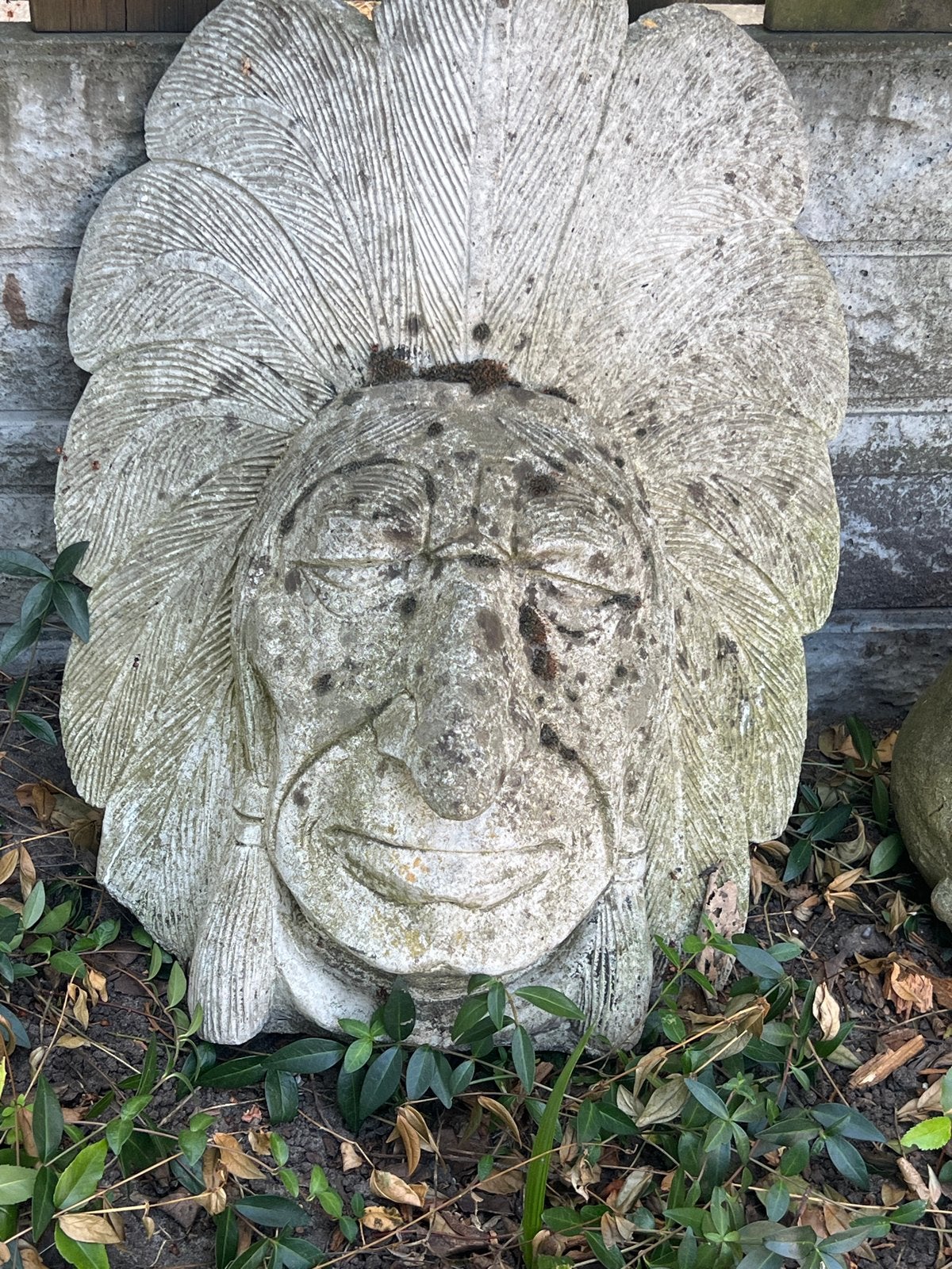 Decoratief stenen beeld Indiaan met verentooi, Tuin en Terras, Tuinbeelden, Ophalen, Gebruikt, Steen, Mensenbeeld