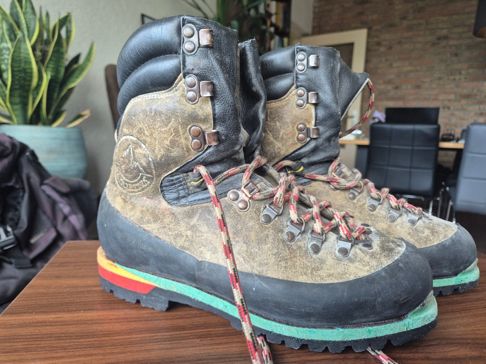 Vintage La Sportiva Jeff Lowe Bergschoenen maat 41/42, Ophalen of Verzenden, Gebruikt, Schoenen